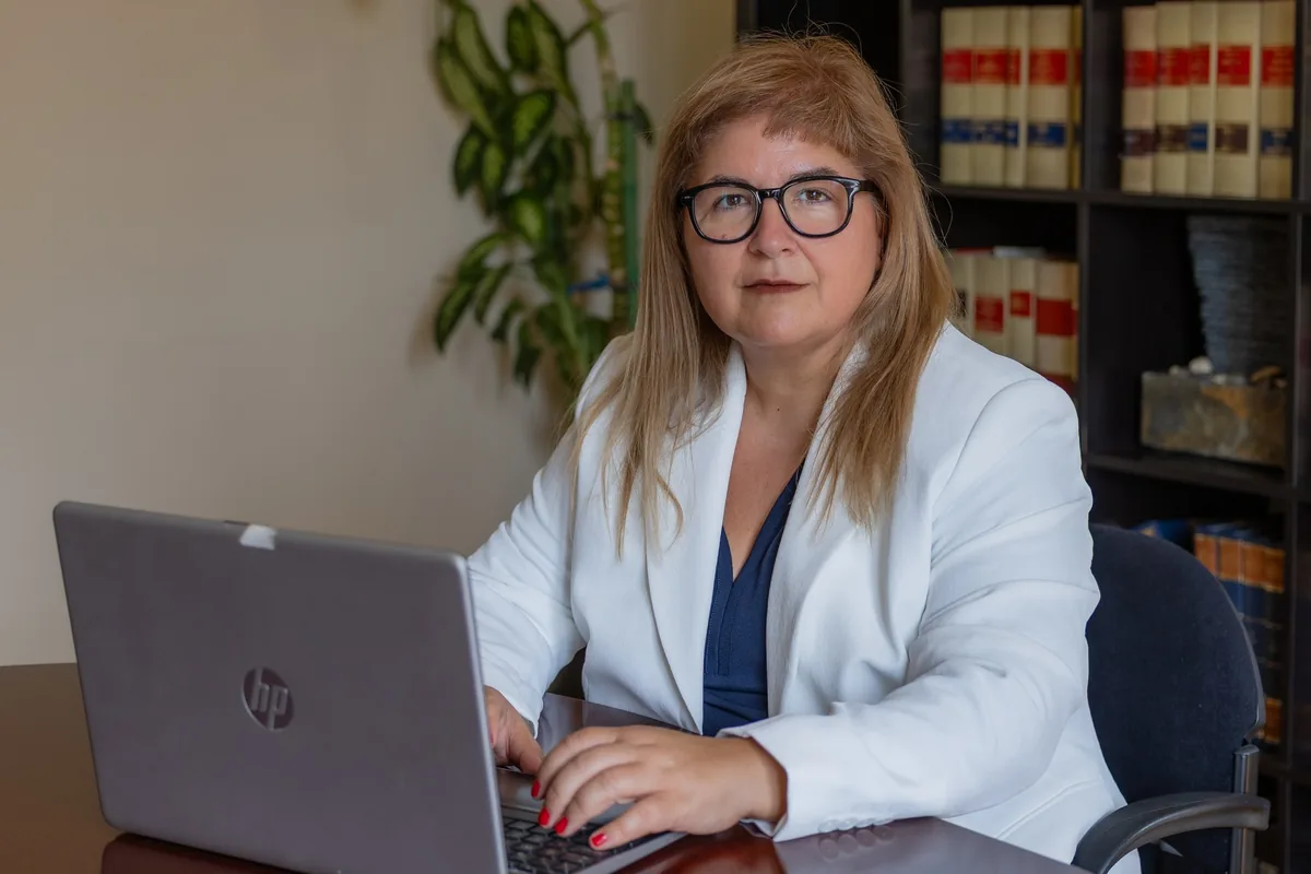 Cristina Marrero, abogada y exjueza, en su despacho de Barcelona